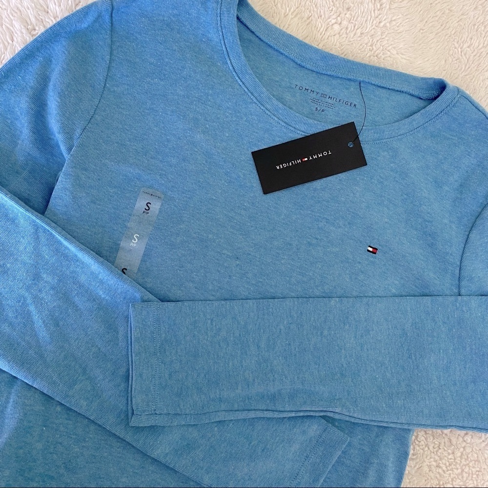 NWT Tommy Hilfiger Sweater